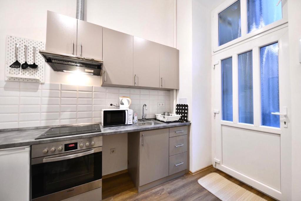 Cute Gallery Apartment Close To The Basilica, Queen Budapeszt Zewnętrze zdjęcie
