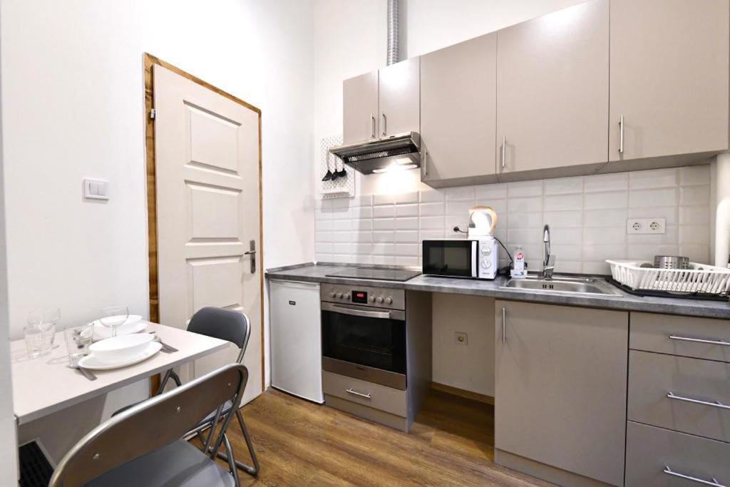 Cute Gallery Apartment Close To The Basilica, Queen Budapeszt Zewnętrze zdjęcie